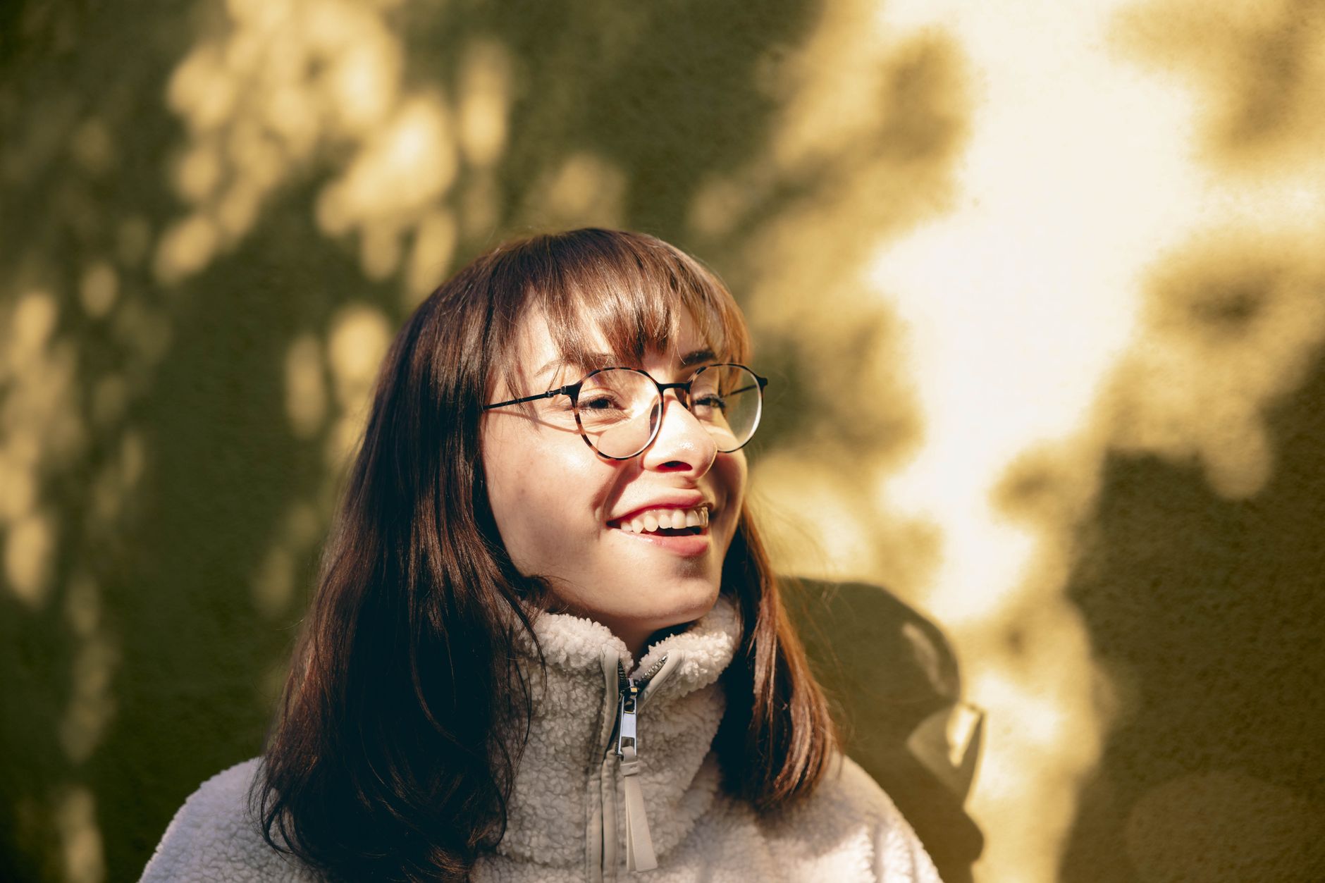A young adult who could be a good candidate for laser eye surgery