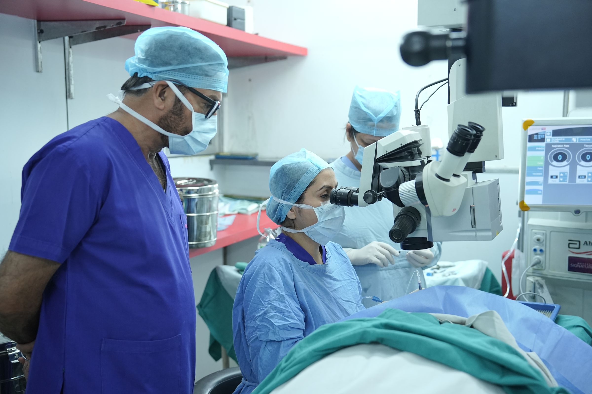 Modern ophthalmic operating theatre