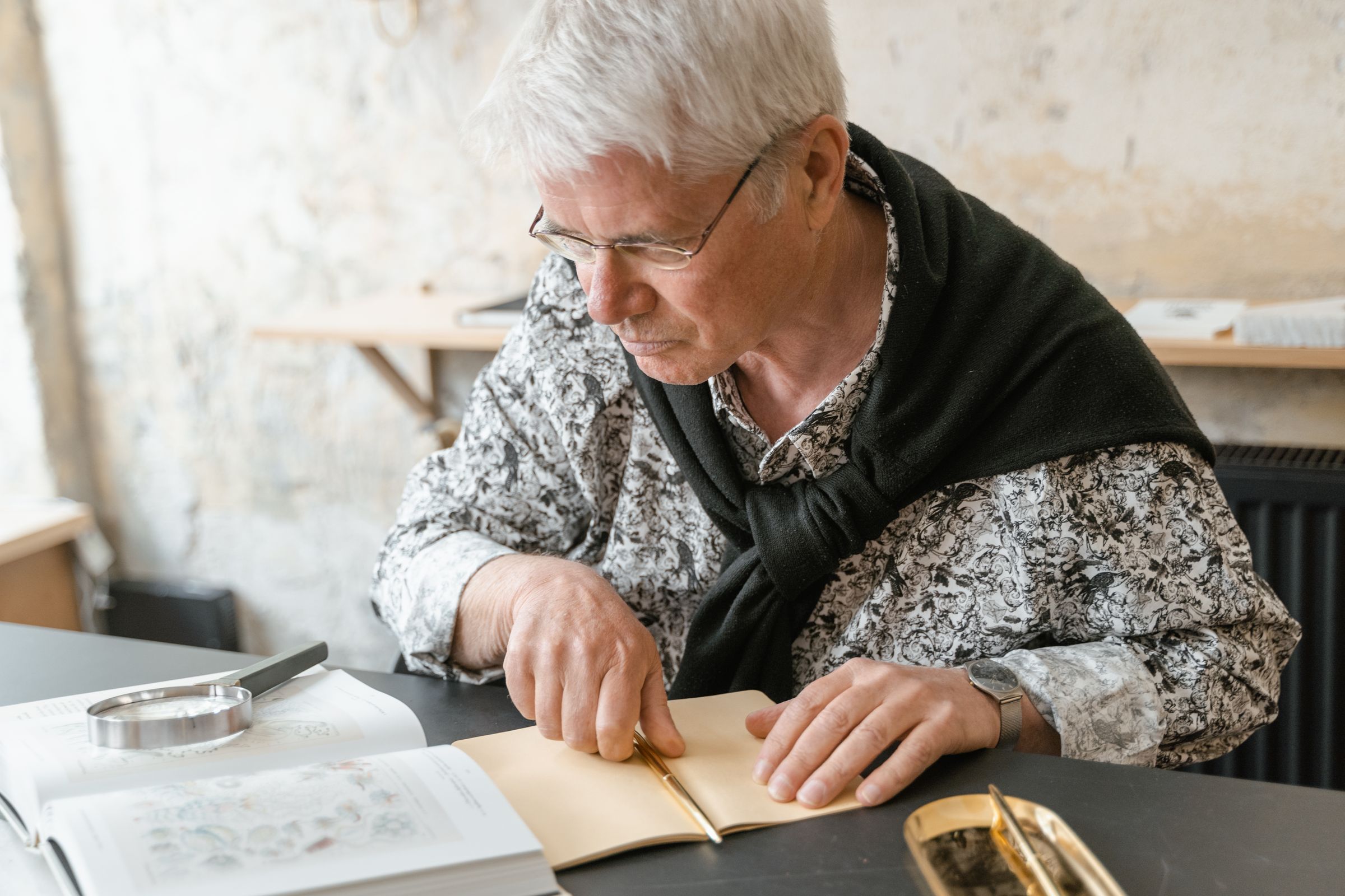 Older reader noticing hazy, dimming vision