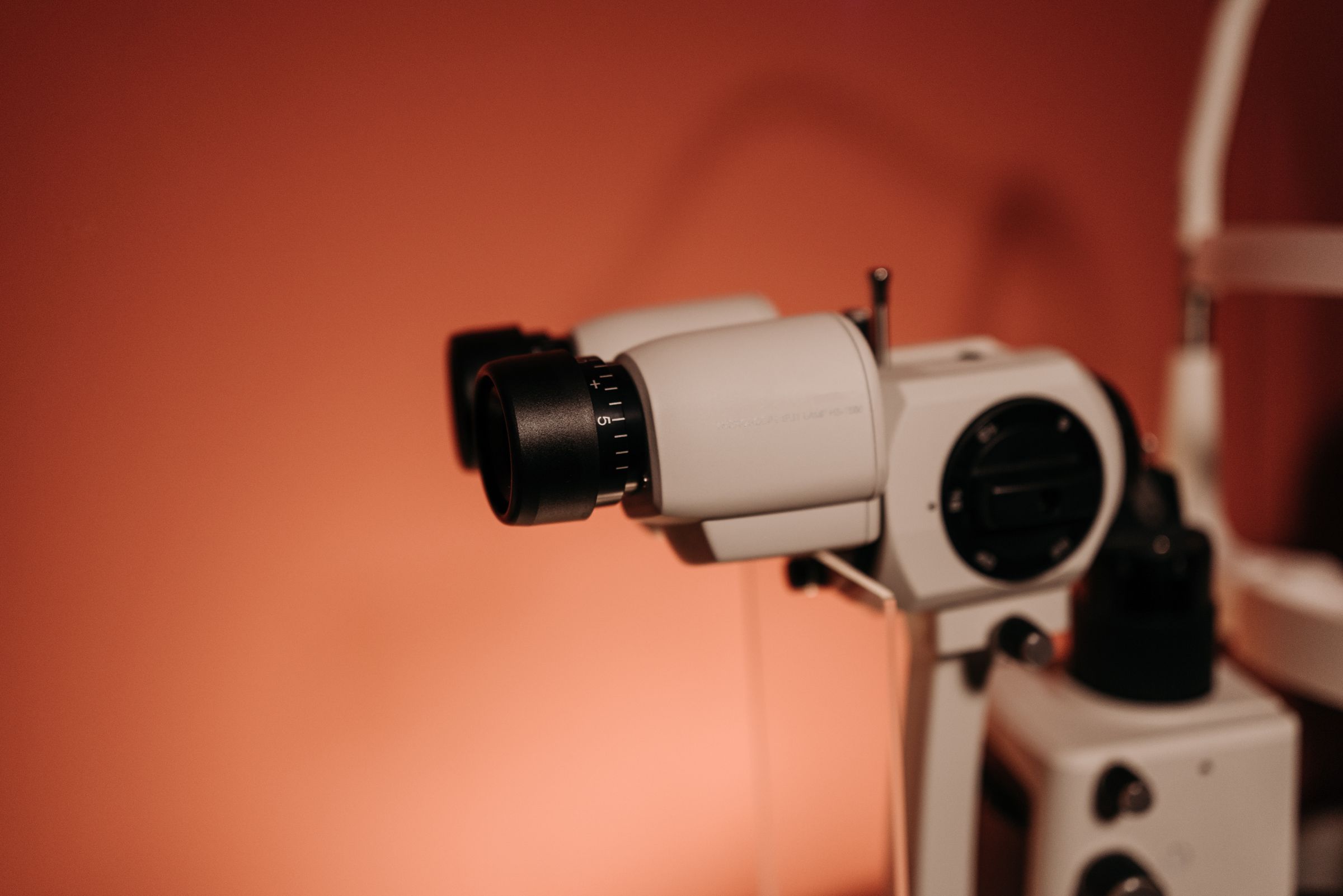 Ophthalmic laser at the slit lamp in clinic