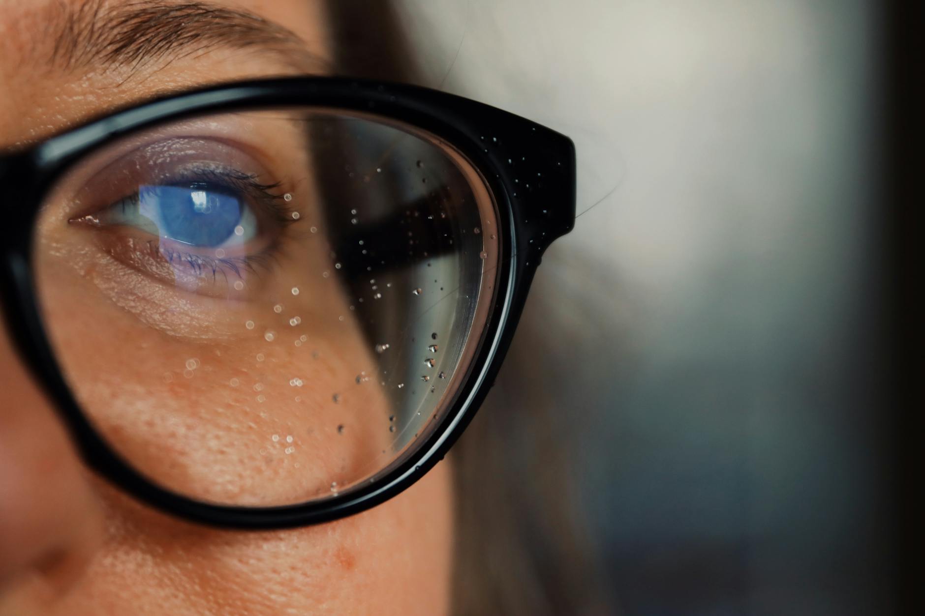 Cataract Surgery in One Eye: Do You Still Need Glasses?
