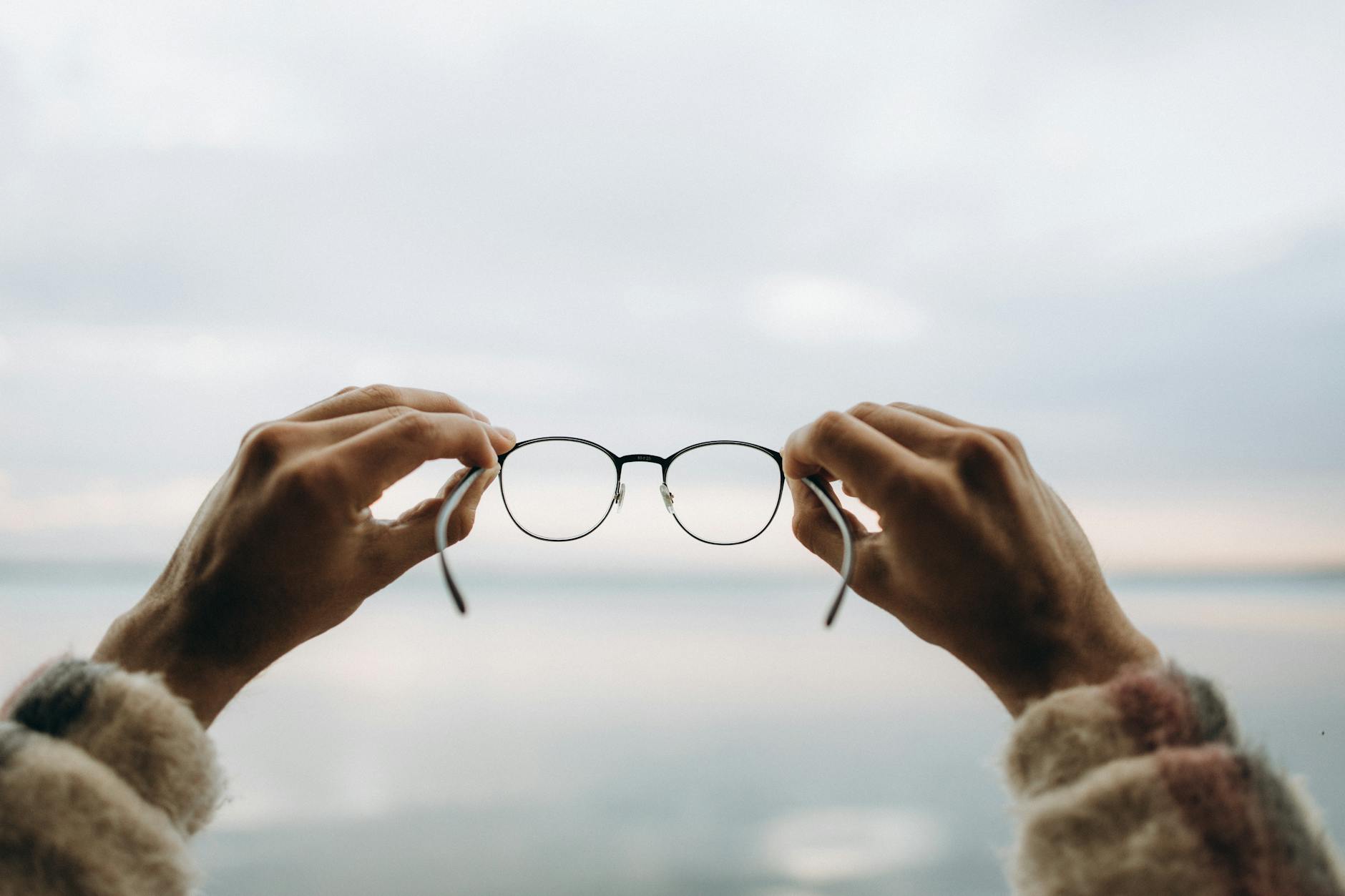 Multifocal Lenses: Can Cataract Surgery Help You See Without Glasses?