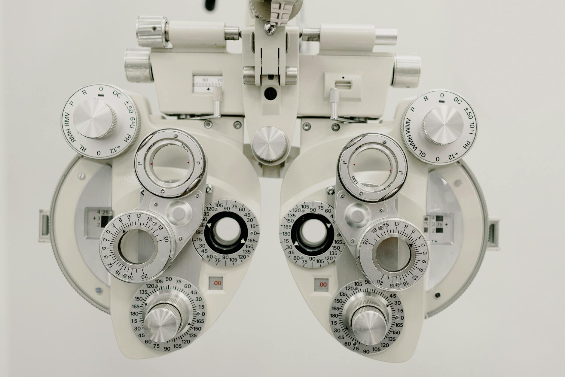The Benefits of Refractive Lens Replacement